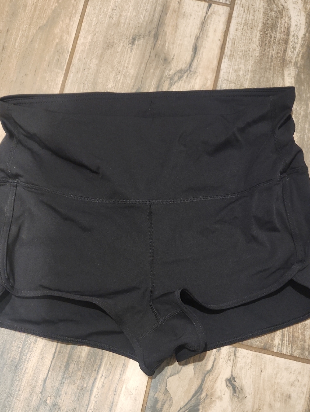 Women’s Vuori Shorts. Medium